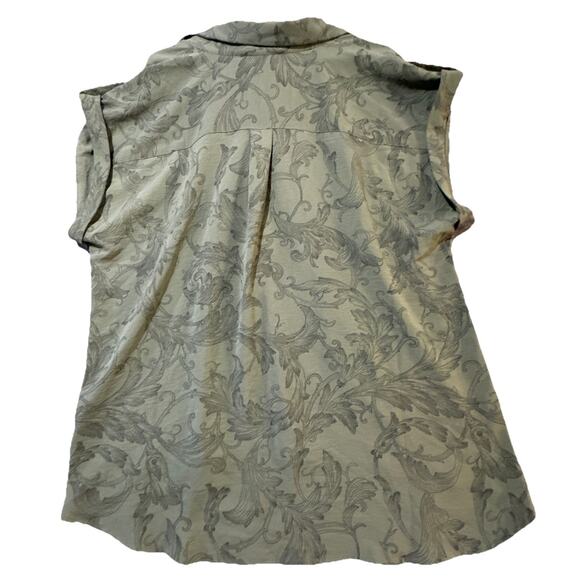 Olivia & Martin Blouse Size 3X . Polyester Leafy , Sleeveless Botanical Foliage - Picture 4 of 8